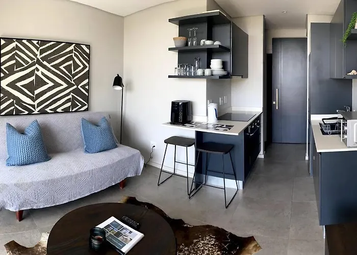 Upmarket Modern 1 Bedroom Apartment